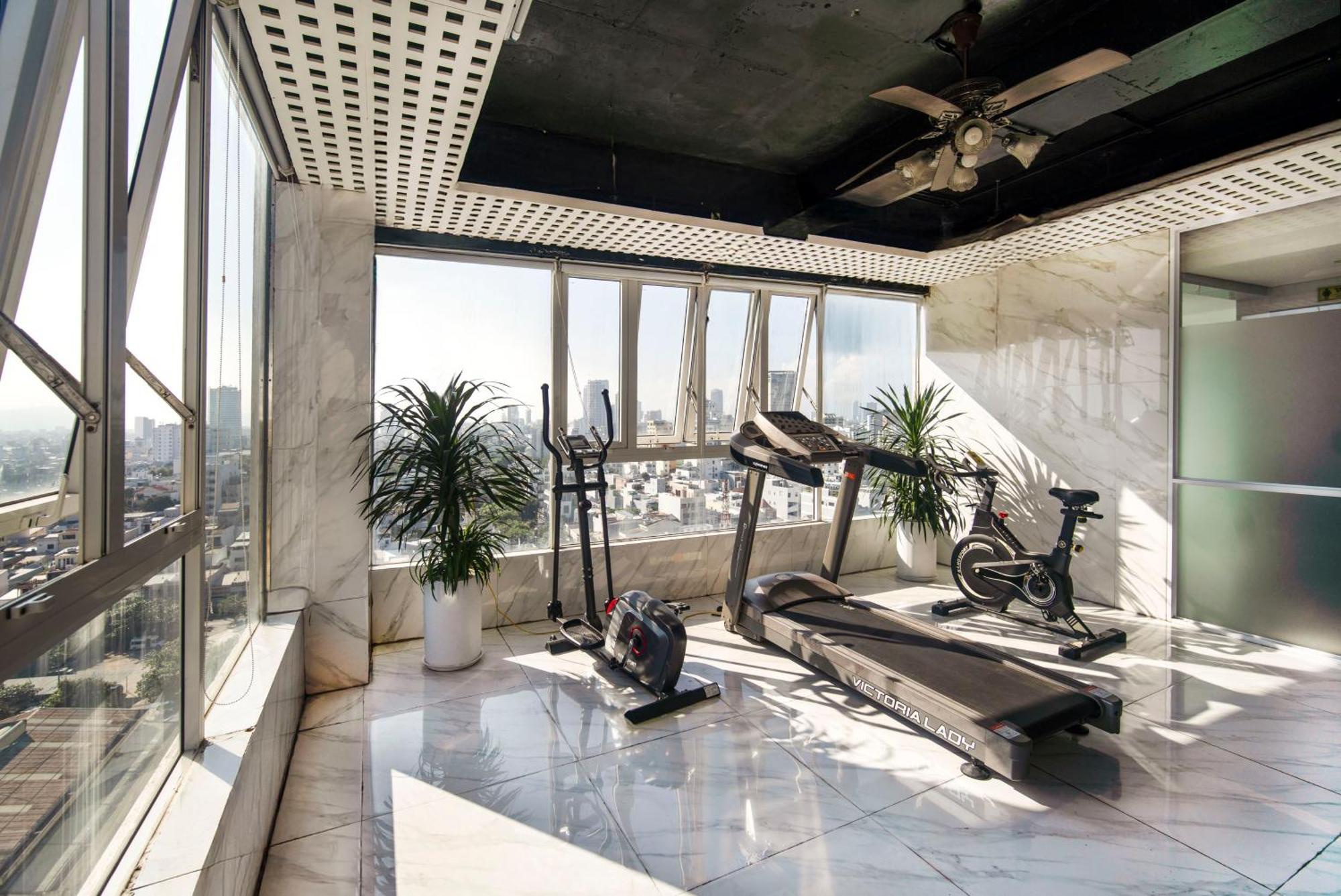 Crystal Hotel By Ha My Danang Exterior photo