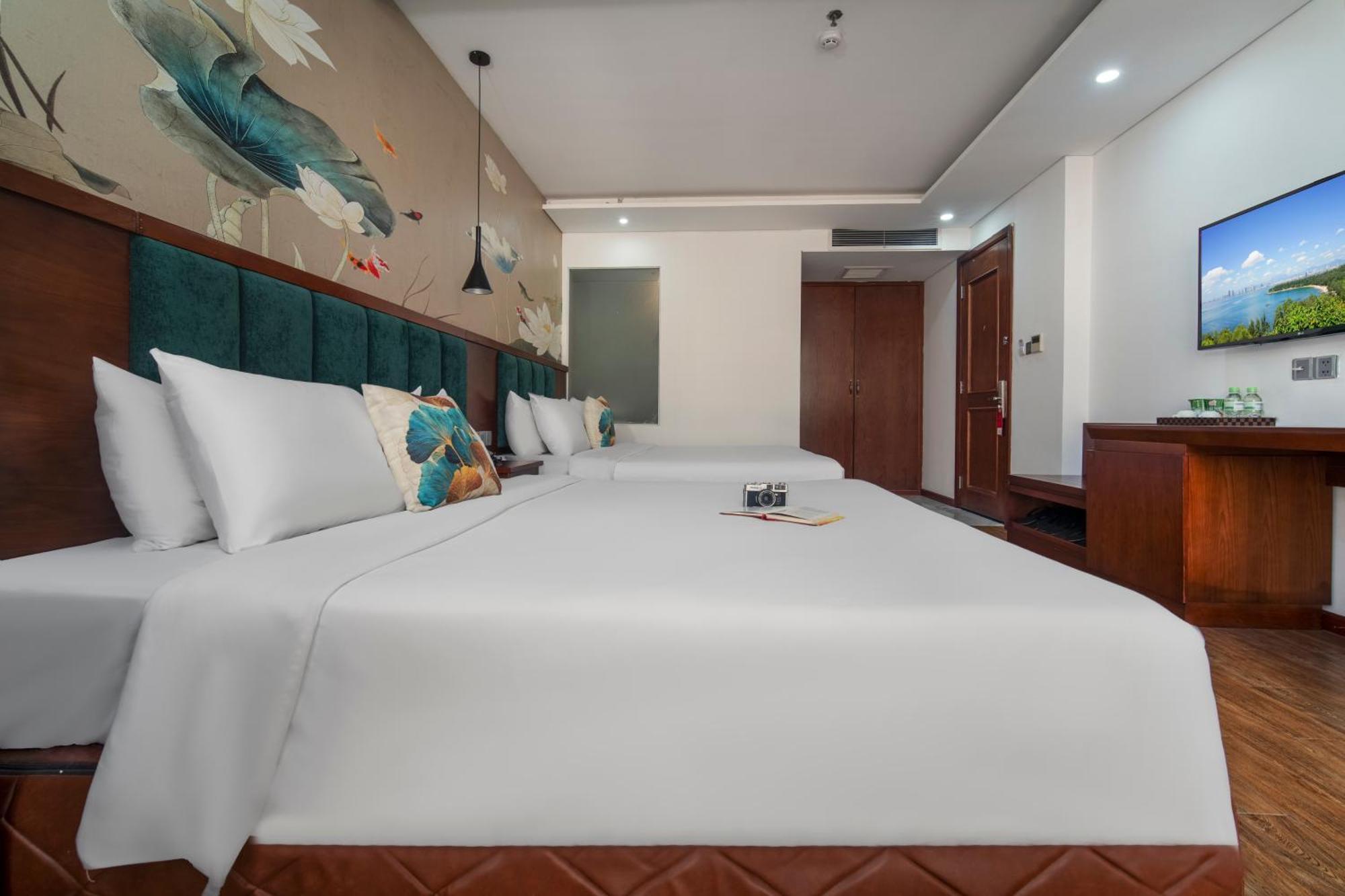 Crystal Hotel By Ha My Danang Exterior photo